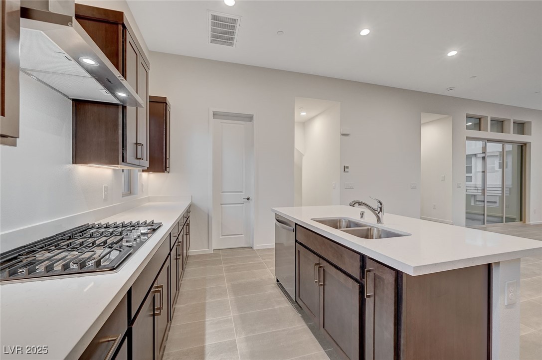 654 Spotted Falcon Street Property Photo 22