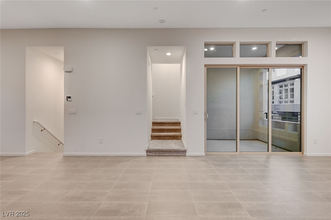 654 Spotted Falcon Street Property Photo 25