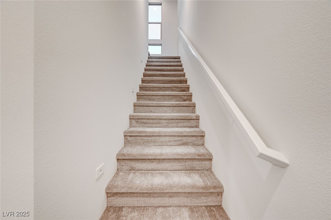 654 Spotted Falcon Street Property Photo 27
