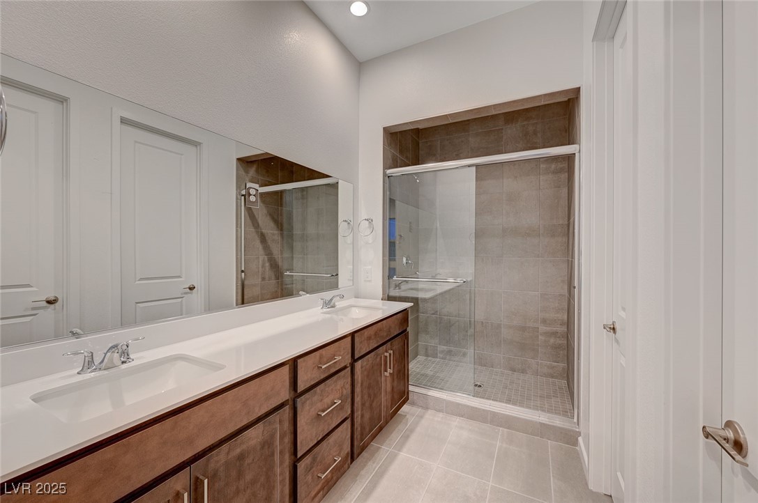 654 Spotted Falcon Street Property Photo 32