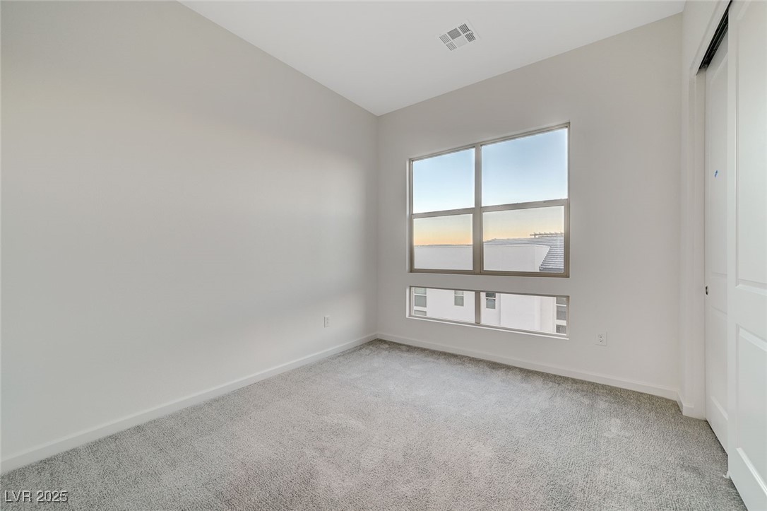 654 Spotted Falcon Street Property Photo 34
