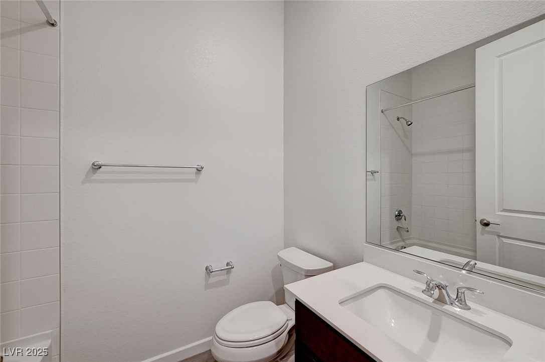 654 Spotted Falcon Street Property Photo 37
