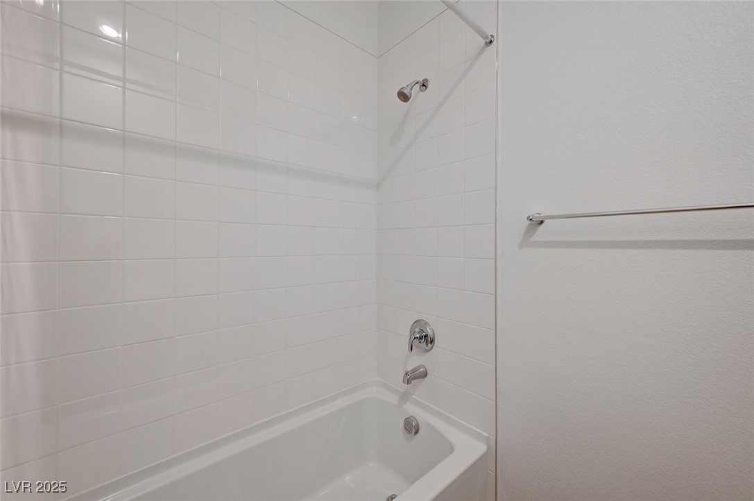 654 Spotted Falcon Street Property Photo 38