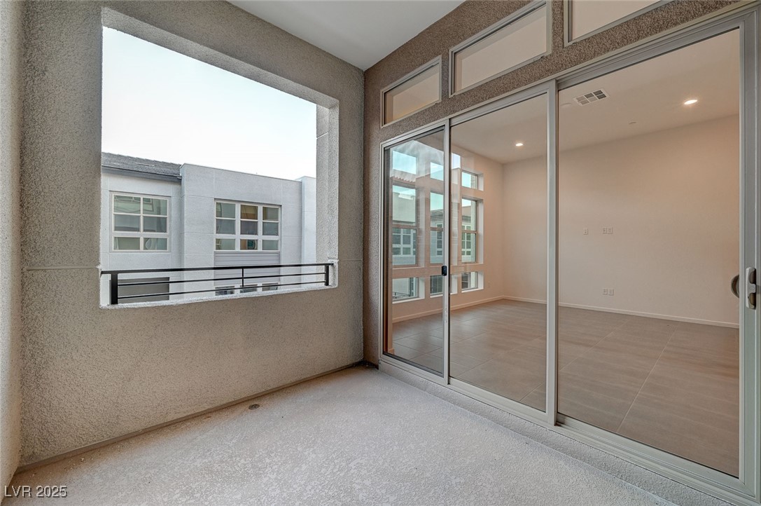 654 Spotted Falcon Street Property Photo 42