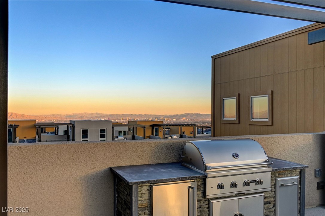 654 Spotted Falcon Street Property Photo 48