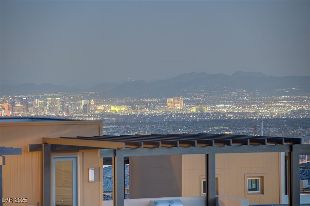 654 Spotted Falcon Street Property Photo 74