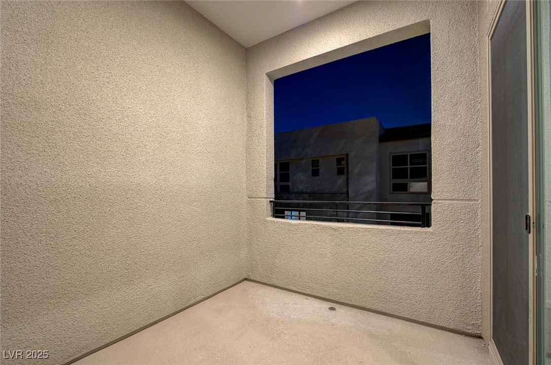 654 Spotted Falcon Street Property Photo 76