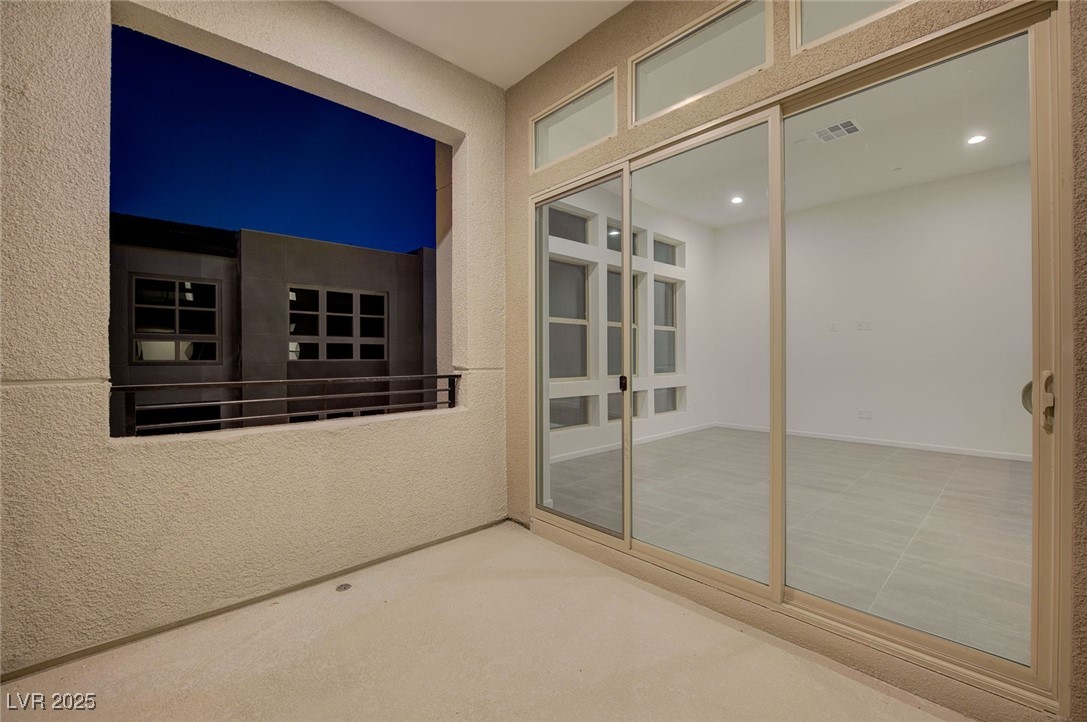 654 Spotted Falcon Street Property Photo 77