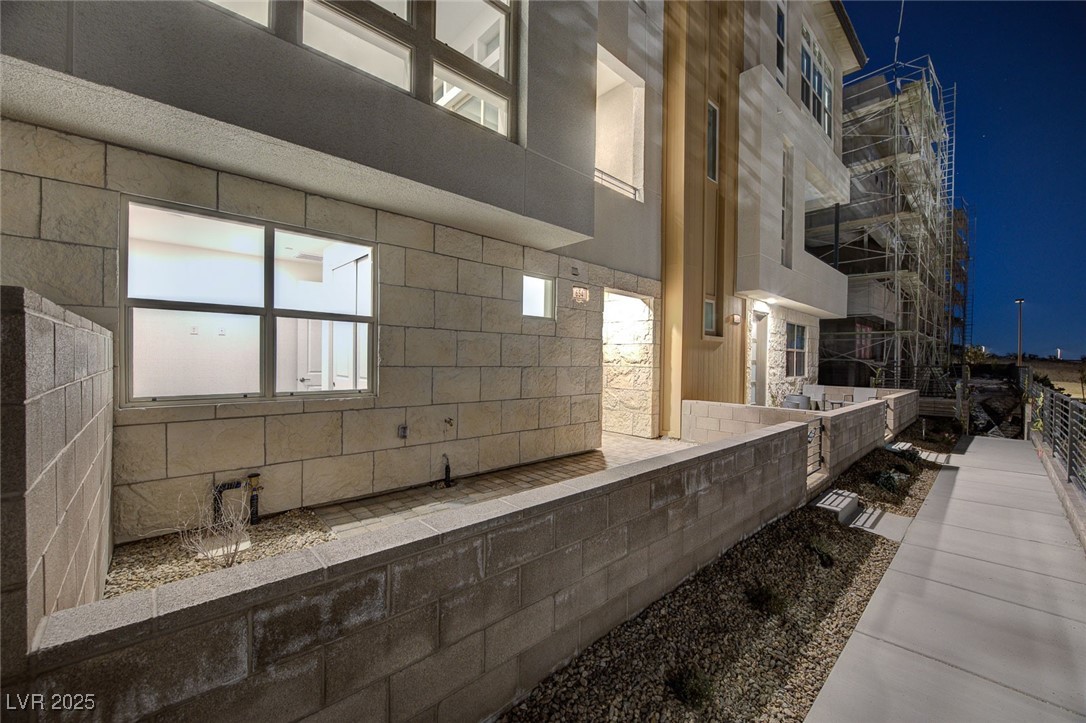 654 Spotted Falcon Street Property Photo 81