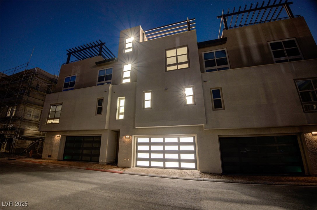 654 Spotted Falcon Street Property Photo 82