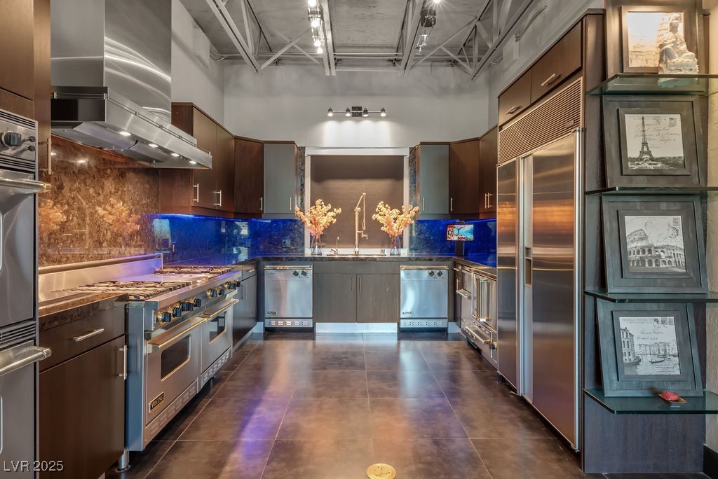 5014 Thunder River Circle Property Photo 4