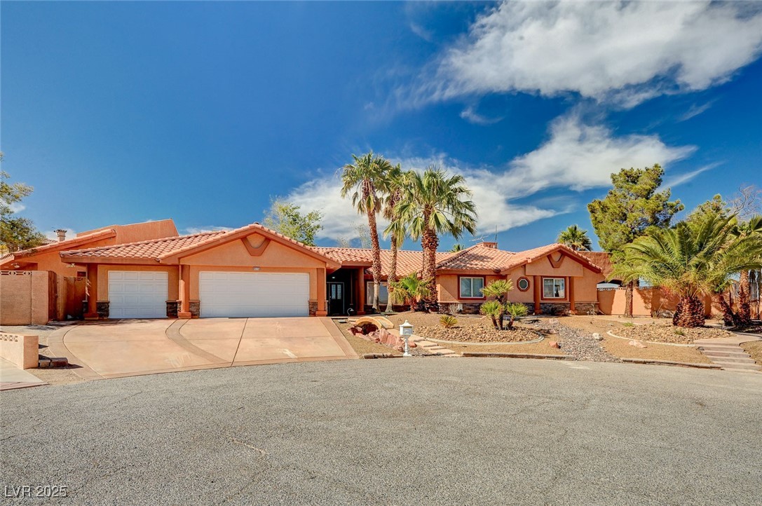4775 North Grand Canyon Drive Property Photo