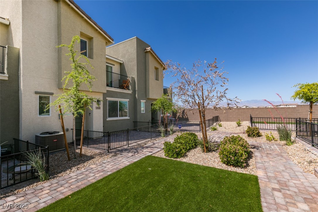 2598 Mocha Pearl Court Property Photo 2