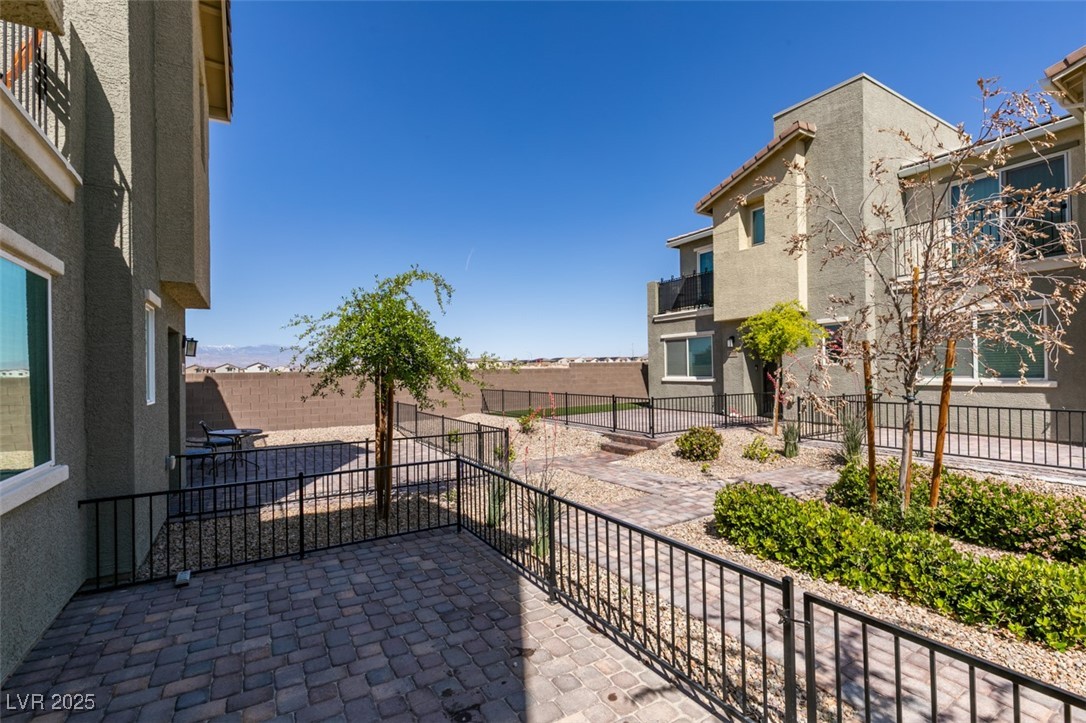 2598 Mocha Pearl Court Property Photo 4