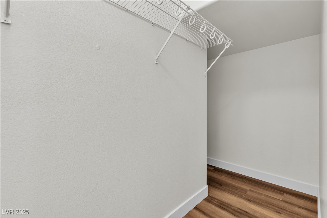 9526 Vast Valley Avenue Property Photo 13