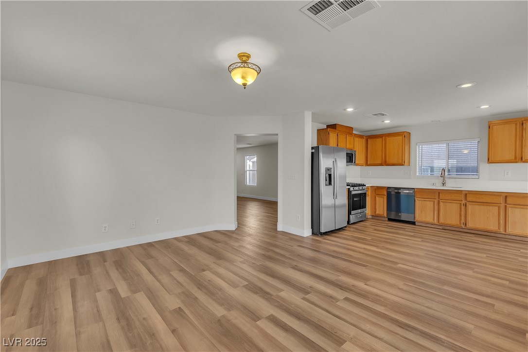 9526 Vast Valley Avenue Property Photo 16