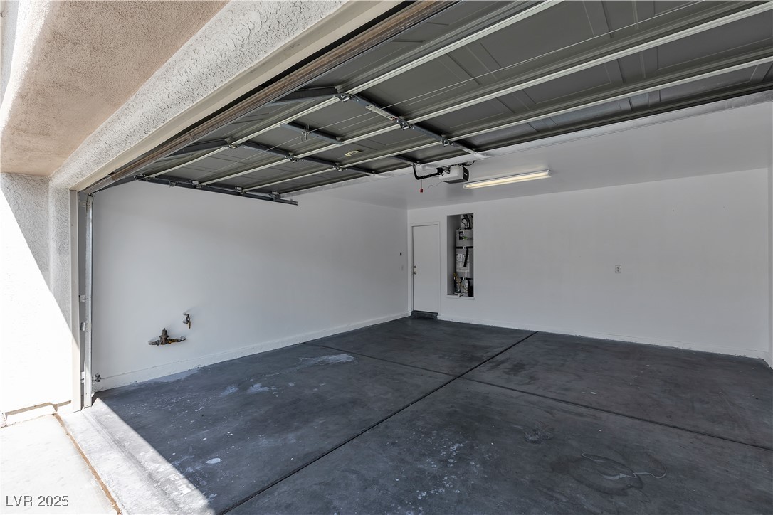 9526 Vast Valley Avenue Property Photo 43