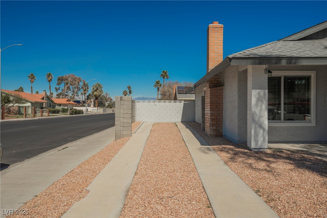 6284 Pinewood Avenue Property Photo 6