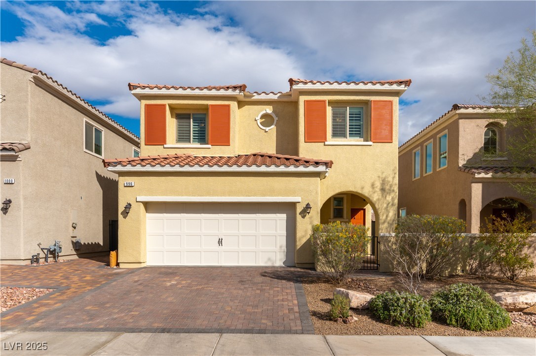 996 Cetona Court Property Photo 1