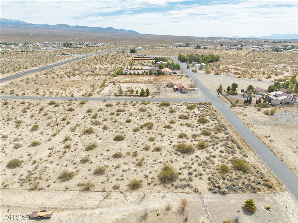 5711 North Nopah Vista Avenue Property Photo 19
