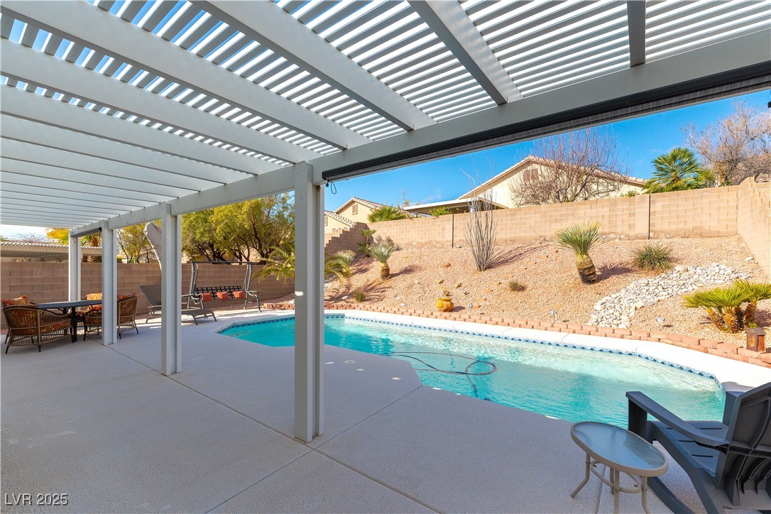 Cambridge Court In Summerlin Real Estate Listings Main Image
