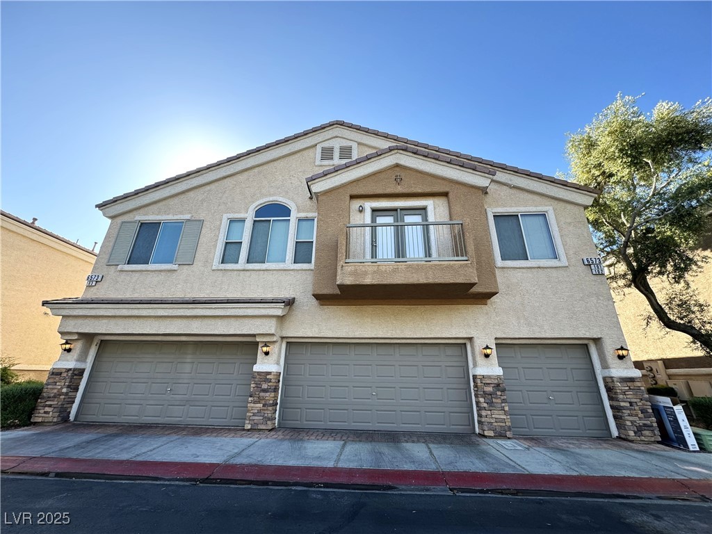 Boulder Court Real Estate Listings Main Image