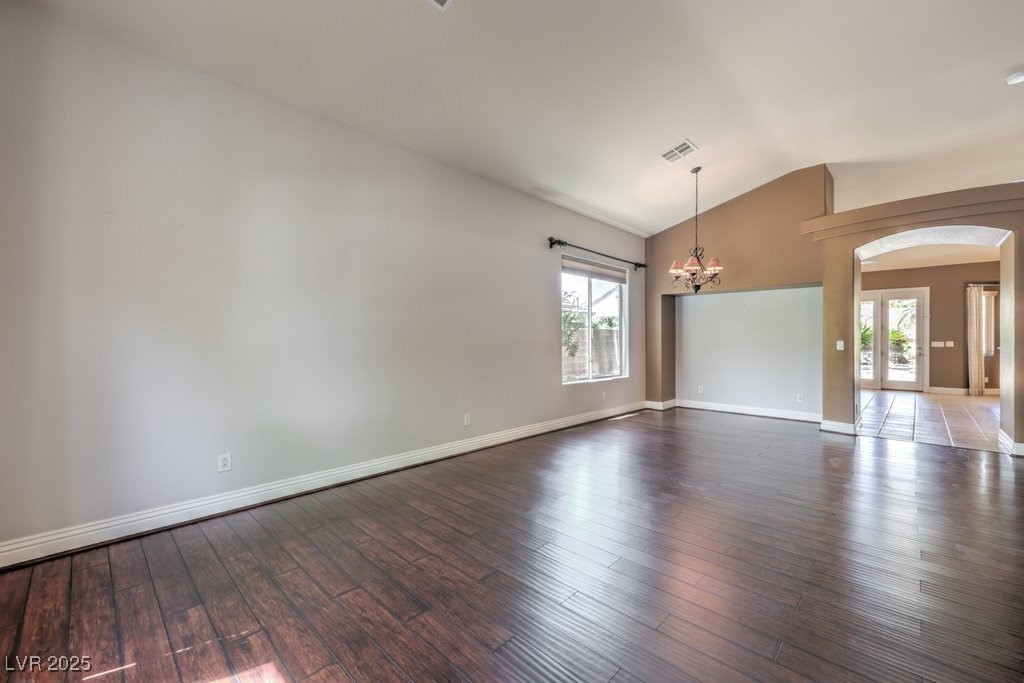 2020 Sinfonia Avenue Property Photo 5