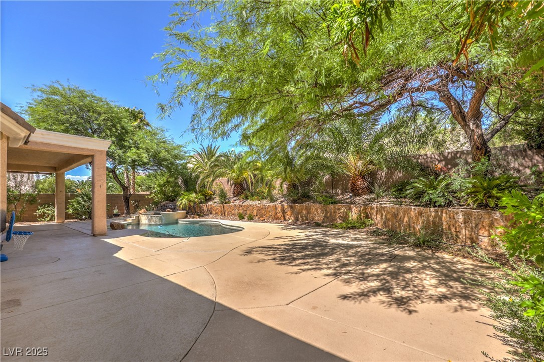2020 Sinfonia Avenue Property Photo 31