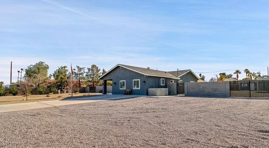 3675 West Maule Avenue Property Photo 3