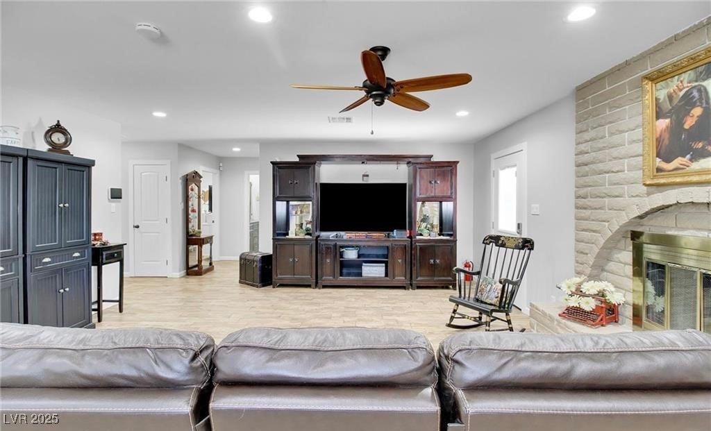 3675 West Maule Avenue Property Photo 11