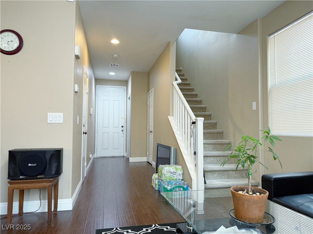 7735 Pista Way Property Photo 3