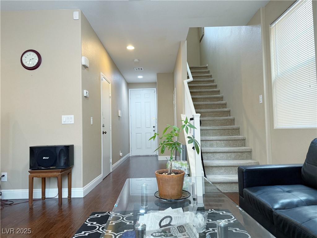 7735 Pista Way Property Photo 4