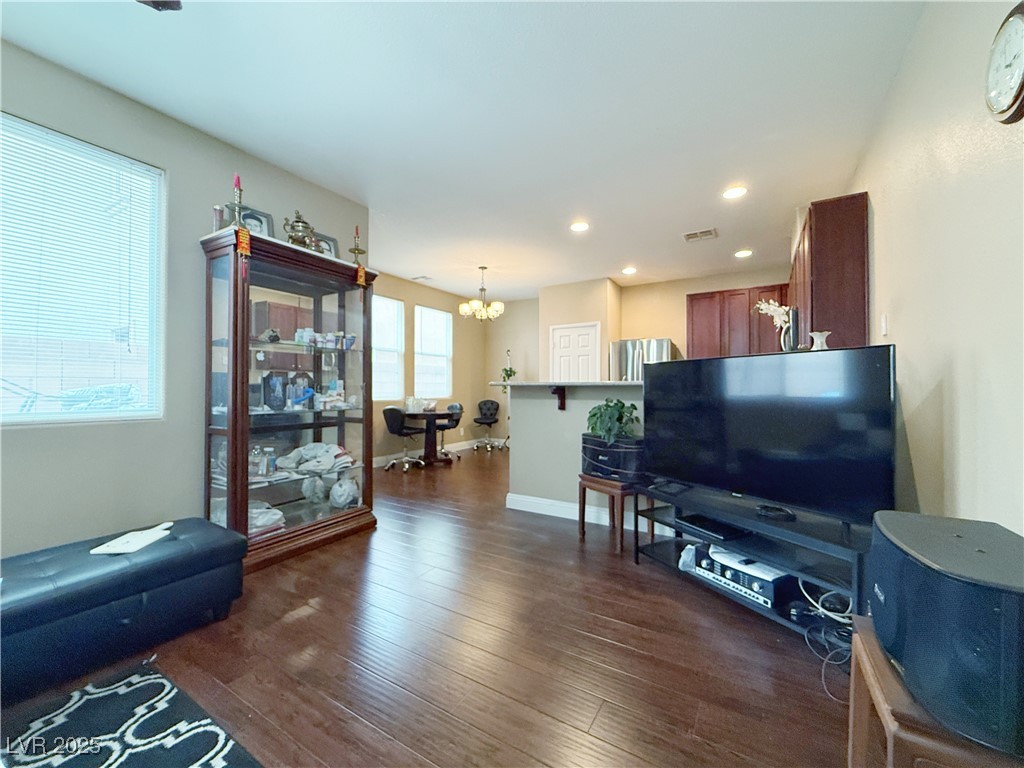 7735 Pista Way Property Photo 9