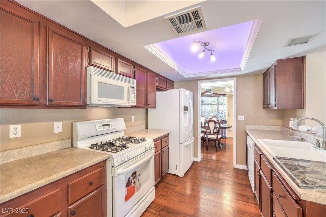 1209 Shifting Sands Drive Property Photo 8