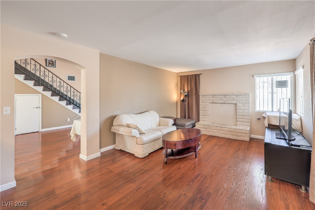 1209 Shifting Sands Drive Property Photo 12