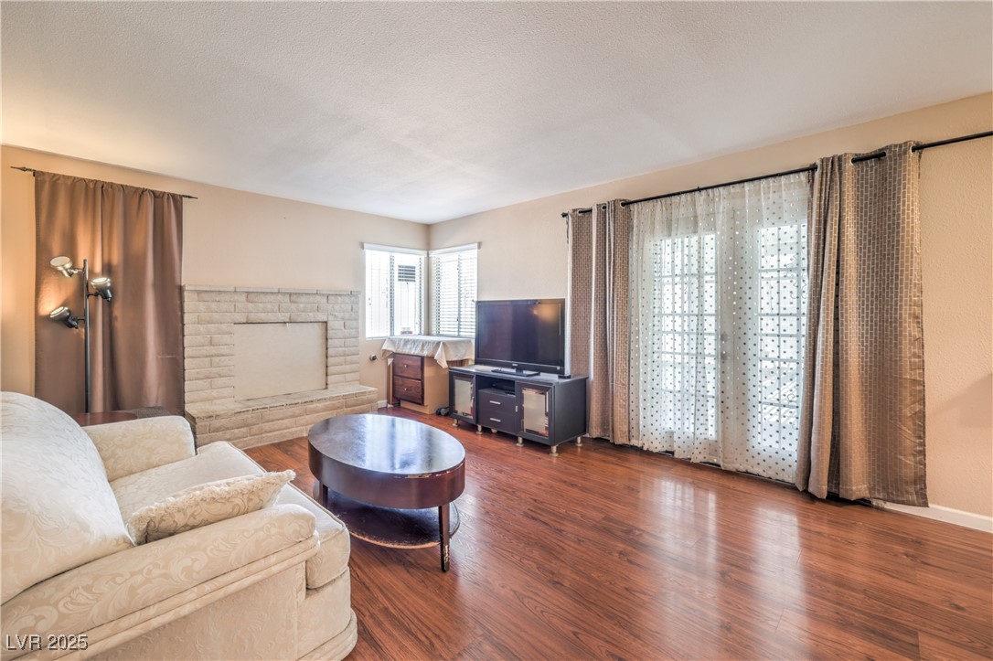 1209 Shifting Sands Drive Property Photo 14
