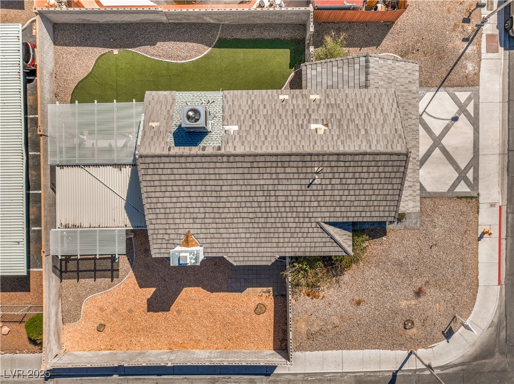 1209 Shifting Sands Drive Property Photo 35