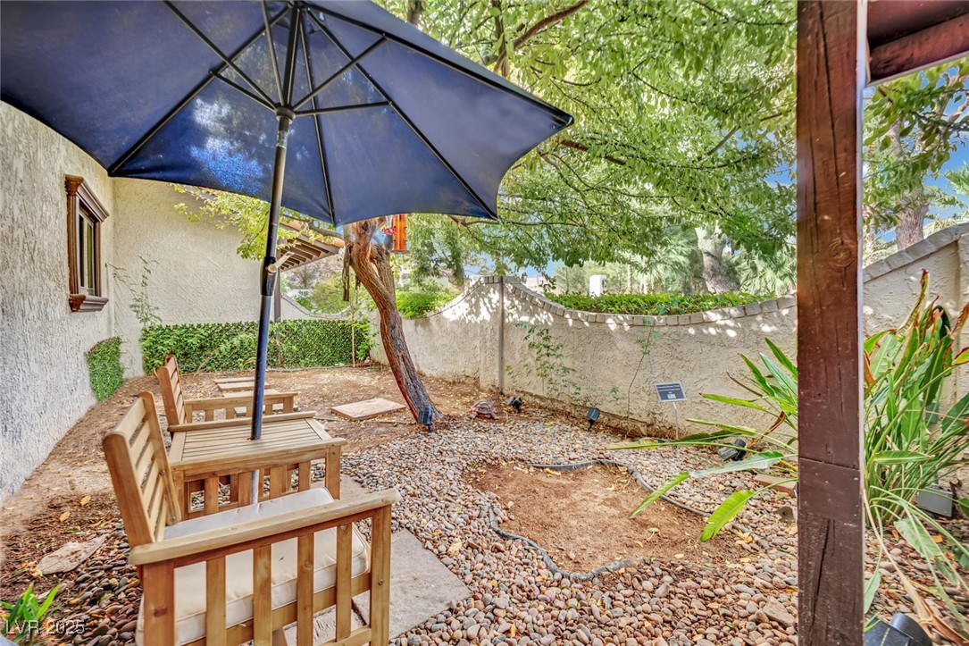 3221 Montecito Drive Property Photo 7