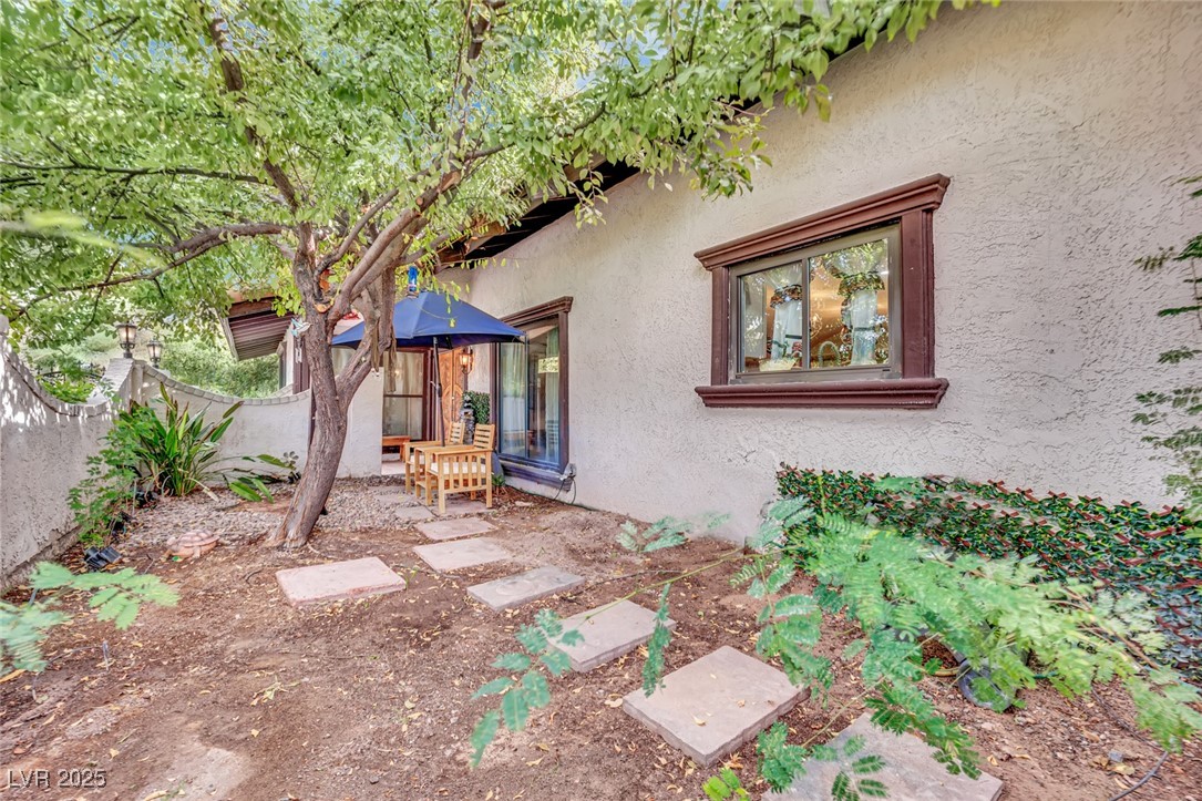 3221 Montecito Drive Property Photo 8