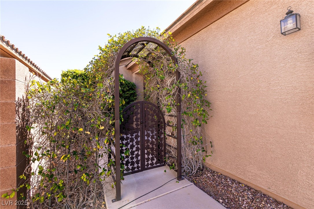 4125 Gliding Gulls Avenue Property Photo 4