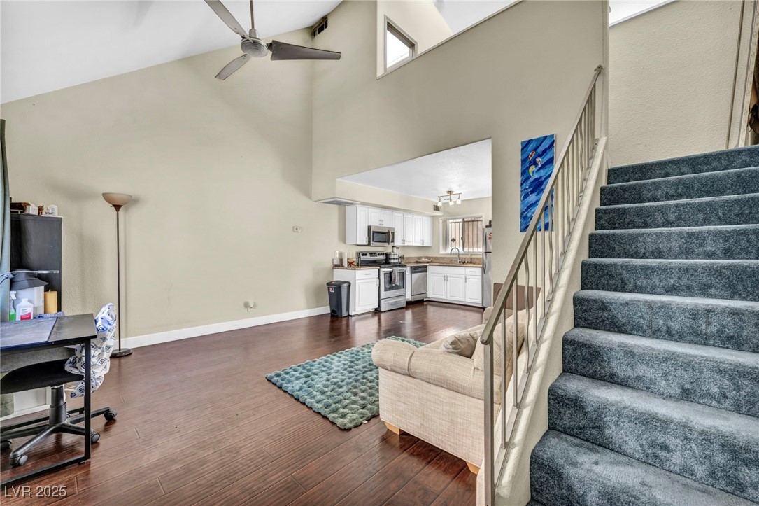 5157 Garden Lane F Property Photo