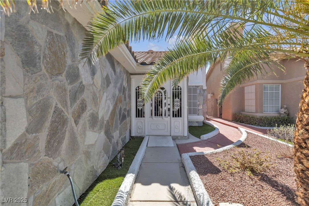 897 Cavaison Avenue Property Photo 3