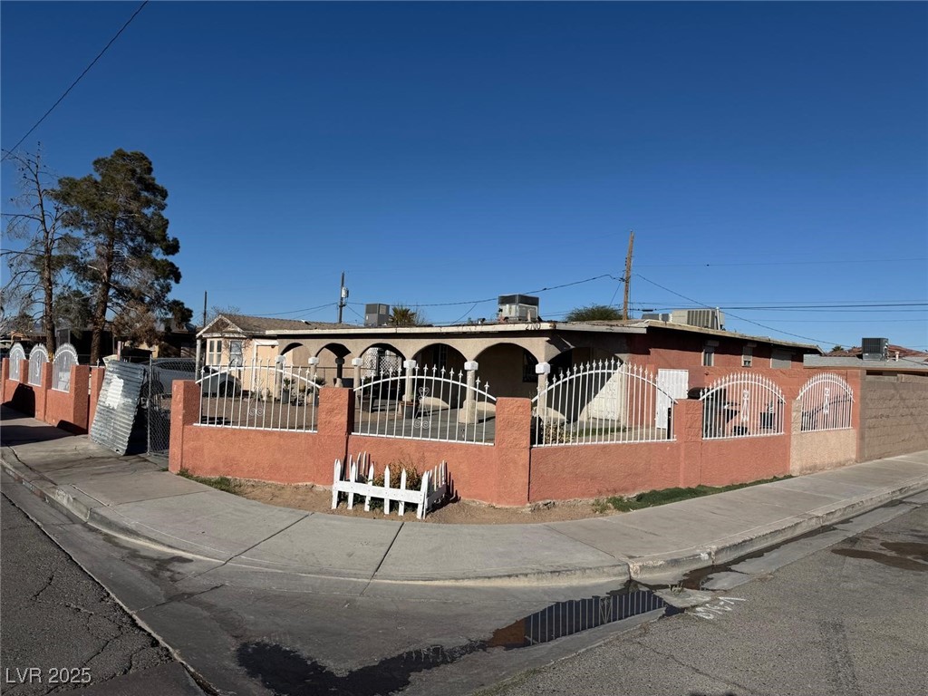 2700 Spear Street Property Photo