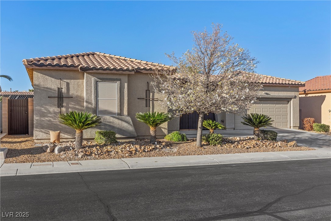 7232 Frontier Hills Avenue Property Photo 1
