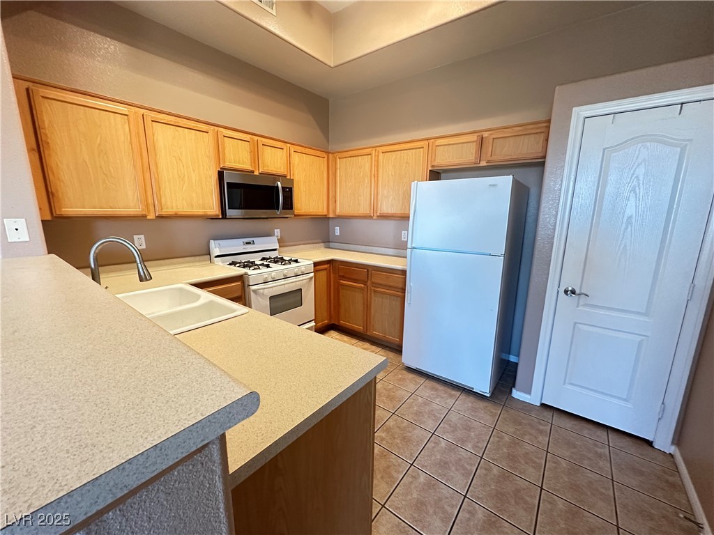 3460 Cactus Shadow Street 203 Property Photo 6