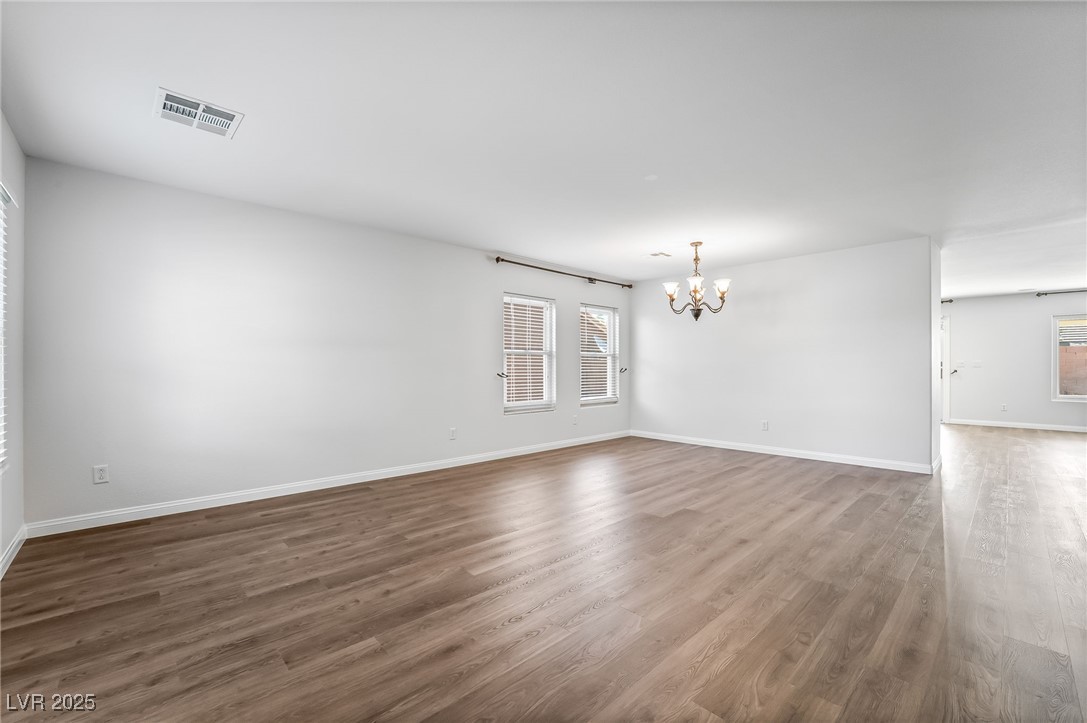 206 Lynbrook Street Property Photo 6