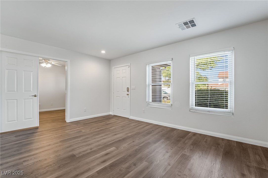 206 Lynbrook Street Property Photo 7