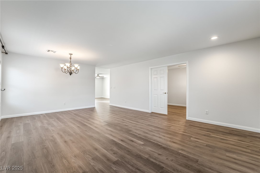 206 Lynbrook Street Property Photo 9