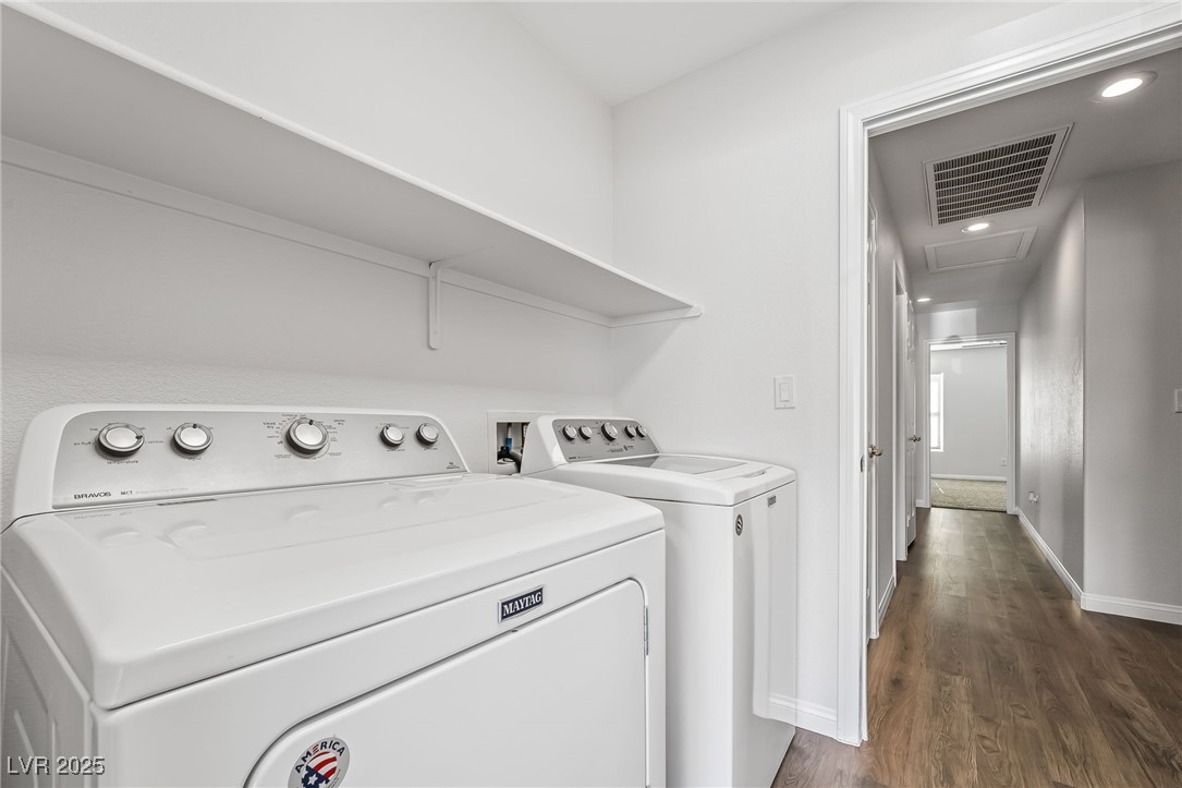 206 Lynbrook Street Property Photo 33