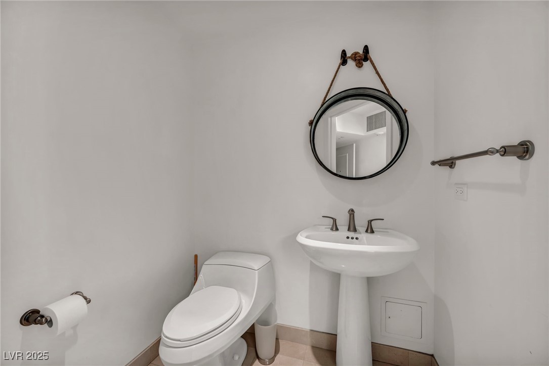 2777 Paradise Road 301 Property Photo 15